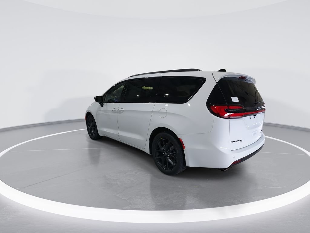 2026 Chrysler Pacifica Limited - Photo 6