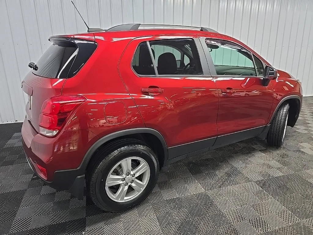 Used 2021 CRIMSON METALLIC Chevrolet LT image 3