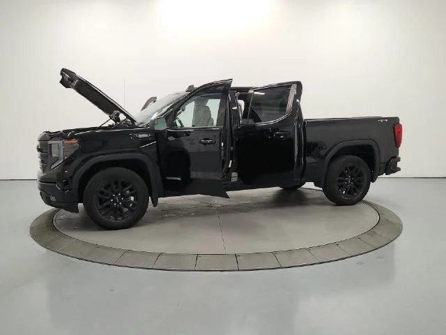 Used 2024 Onyx Black GMC Elevation image 13