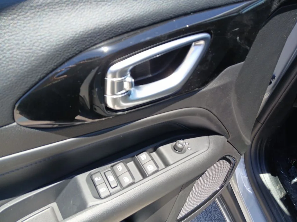 New 2026 Silver Jeep Latitude image 11