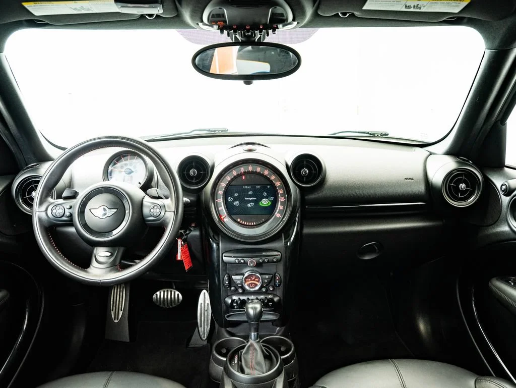 Used 2016 Absolute Black Metallic MINI  image 4