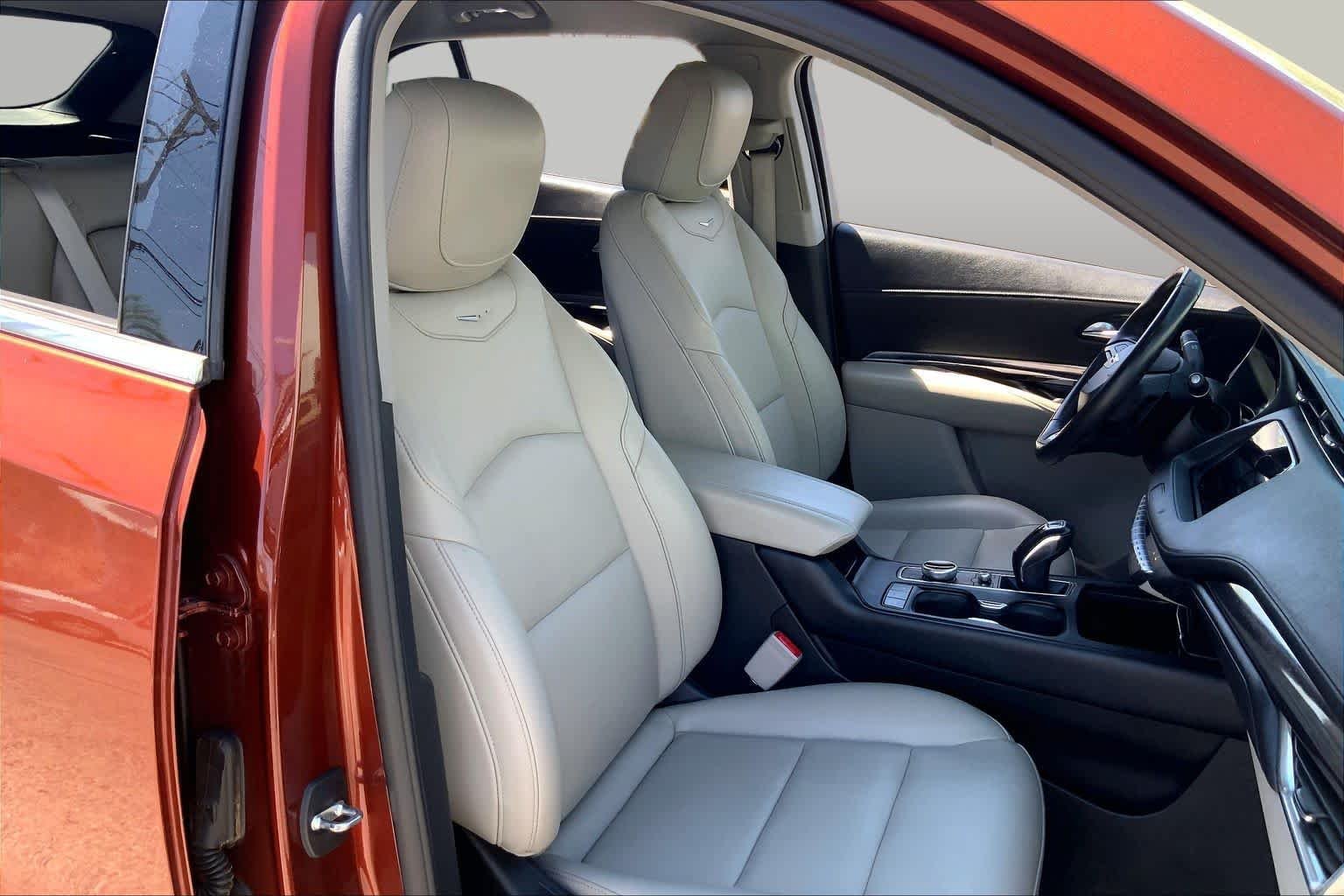Used 2019 Autumn Metallic Cadillac FWD Luxury image 8