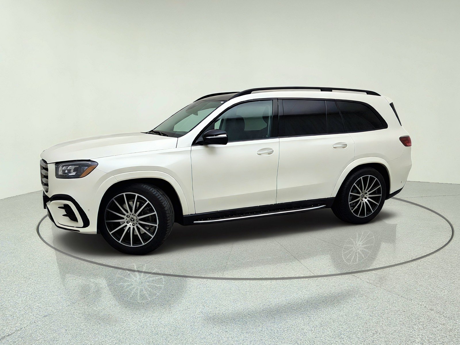 Certified Used 2024 MANUFAKTUR Diamond White Metallic Mercedes-Benz GLS 580 image 15