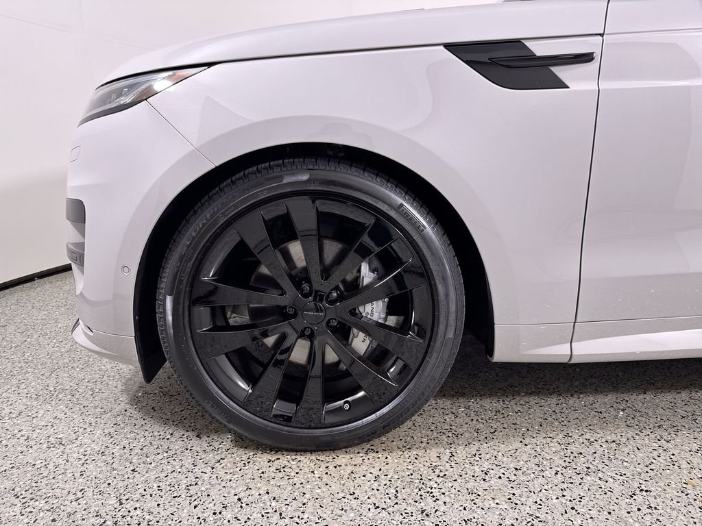 New 2026 Borasco Grey Land Rover Dynamic SE image 10