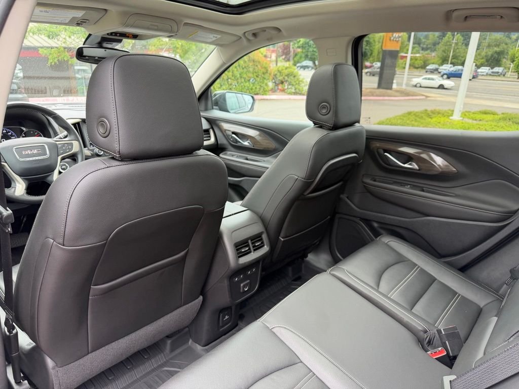 Used 2022 Ebony Twilight Metallic GMC Denali image 31