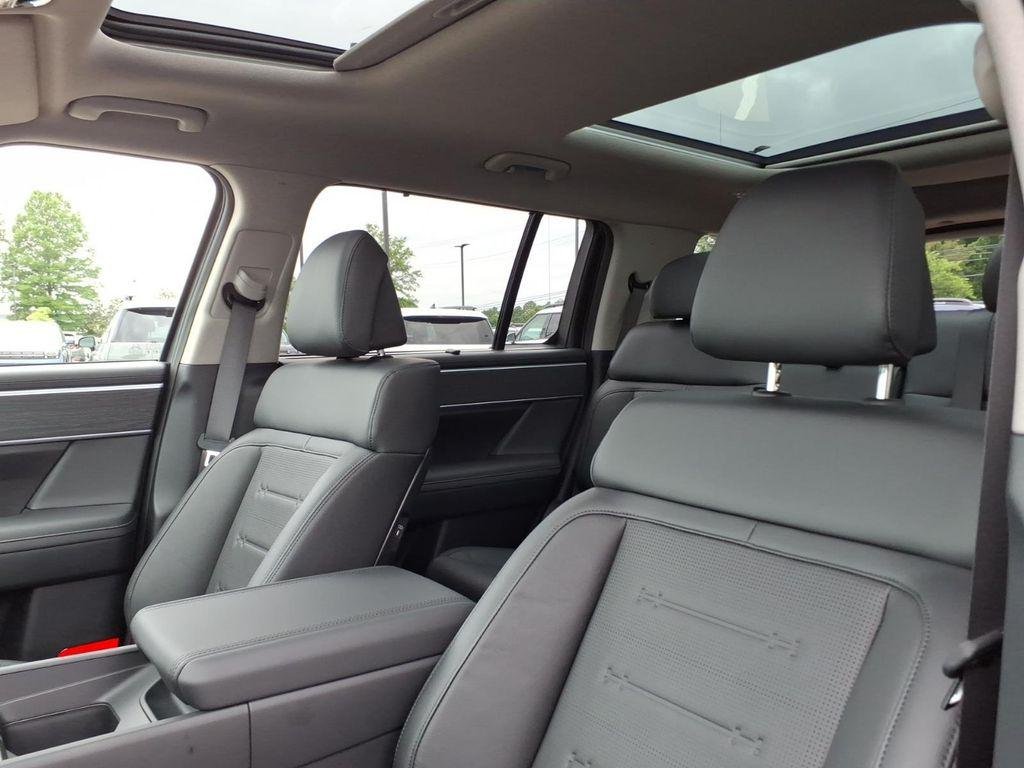 New 2026 Gray Hyundai Limited FWD image 15