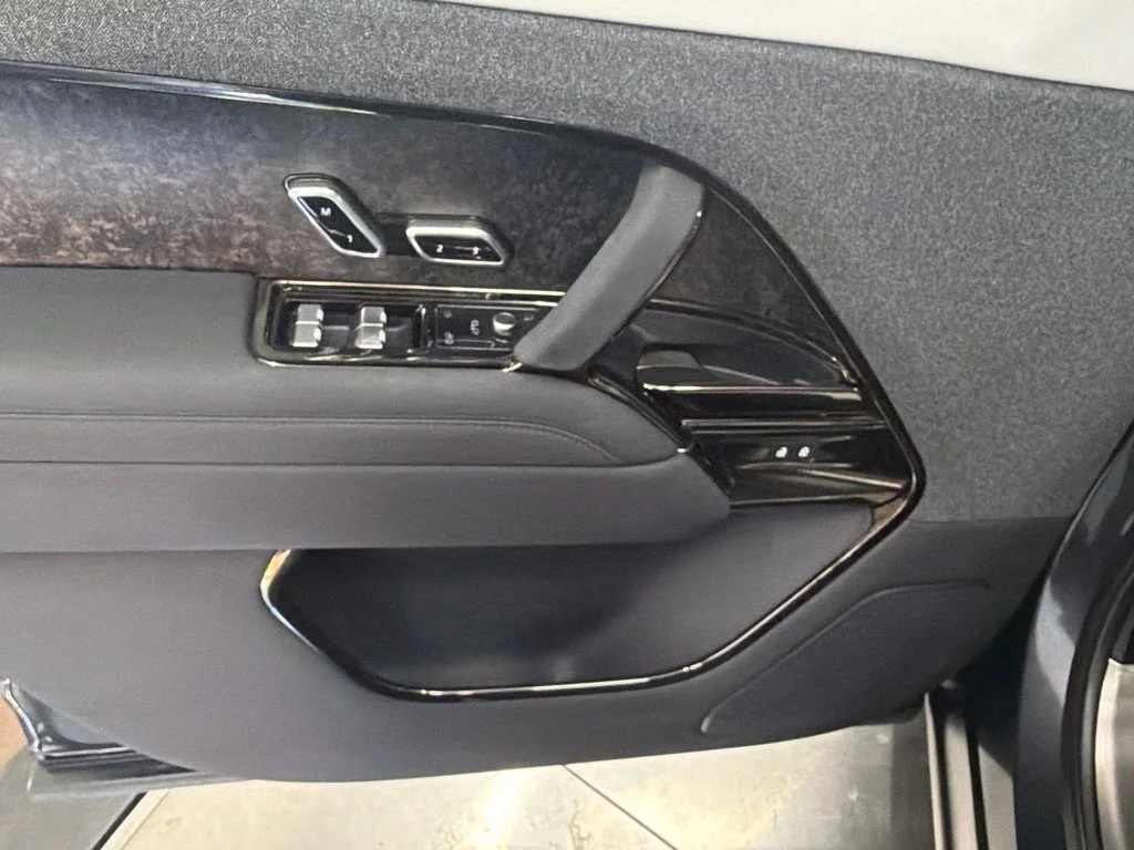 New 2024 Gray Land Rover Dynamic SE image 17