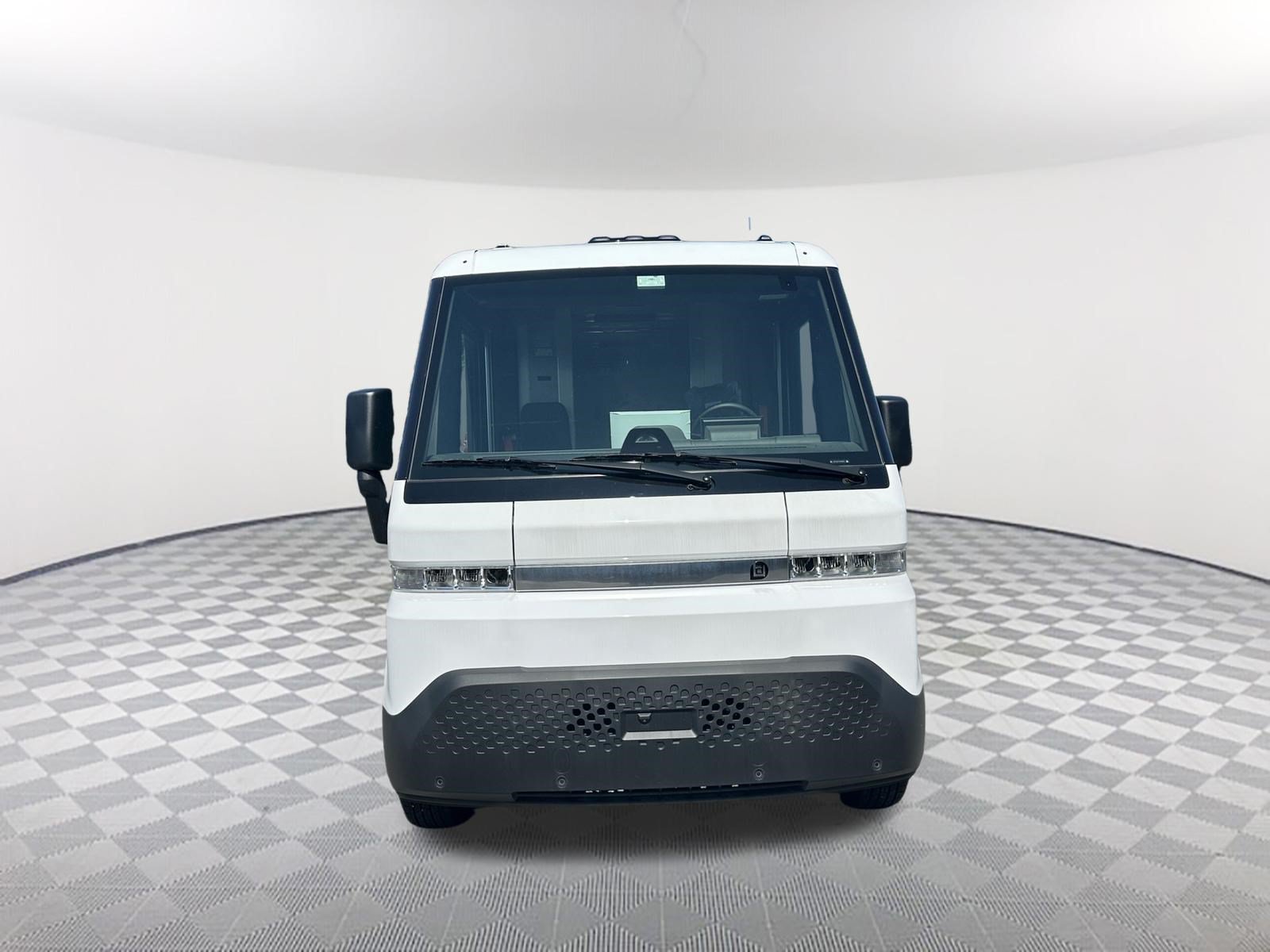Used 2024 Oyster White Chevrolet Zevo 400 eAWD image 2