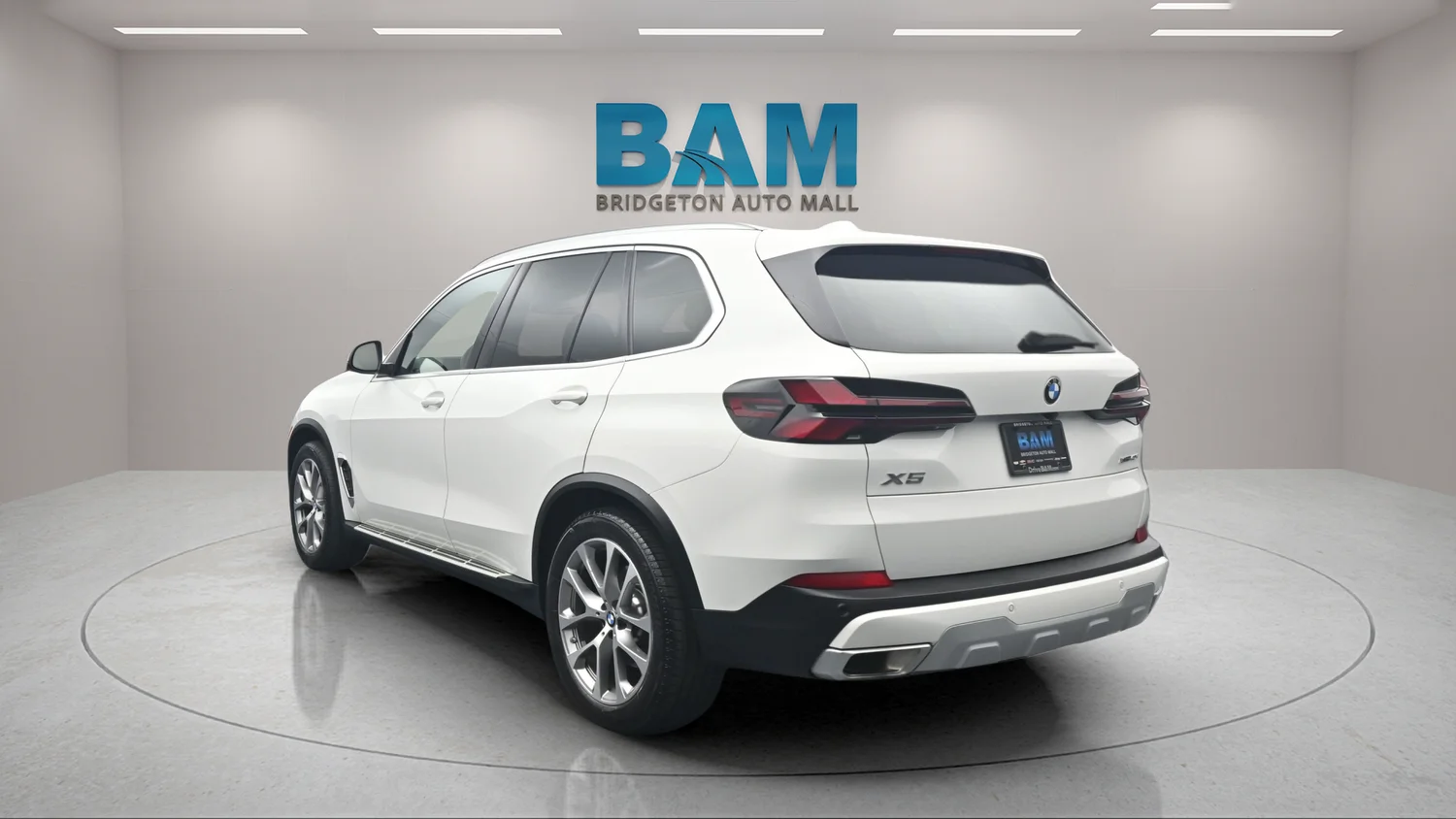 Used 2026 White BMW xDrive40i image 4