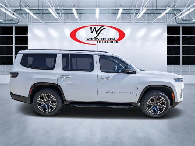 New 2027 White Jeep  image 2