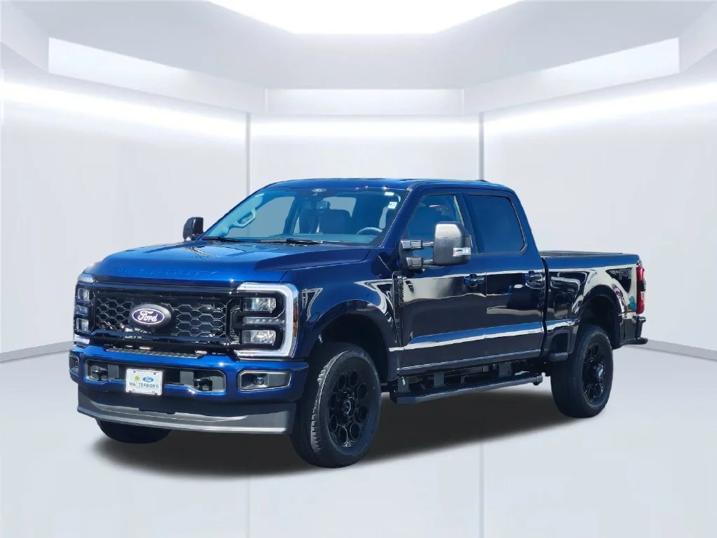 New 2027 Blue Ford XLT image 2