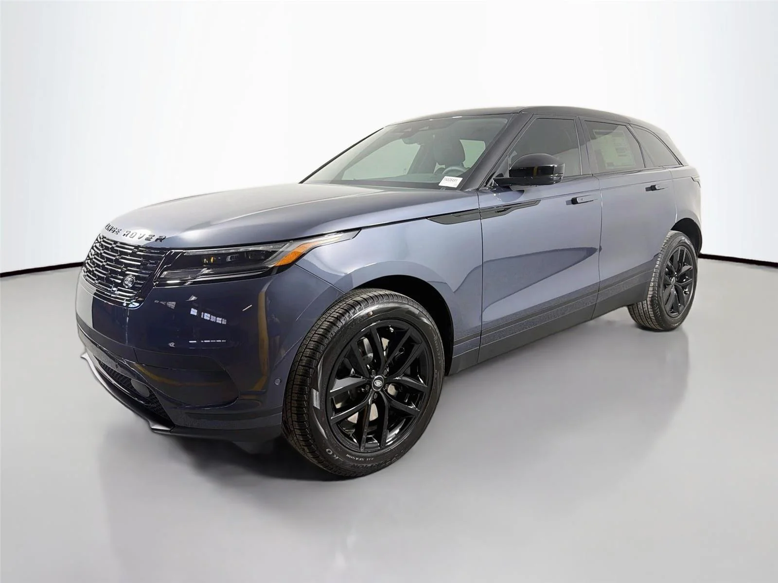 2026 Land Rover Range Rover Velar P250 S's photo