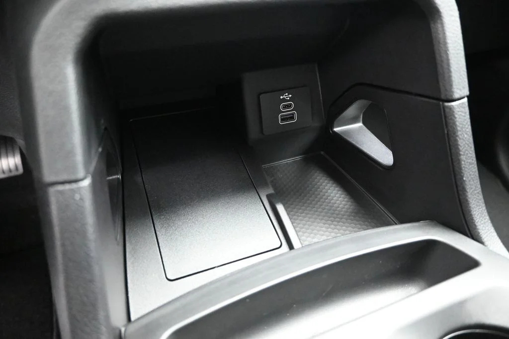 New 2026 Carbonized Gray Metallic Ford XLT image 15
