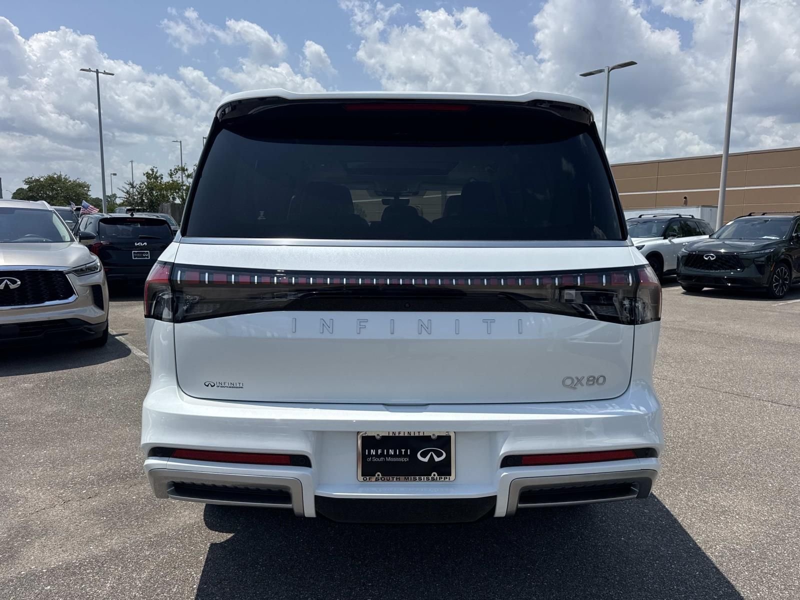 New 2027 RADIANT WHITE INFINITI Luxe 2WD image 6