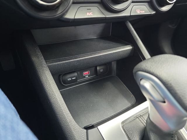 Used 2024 White Kia LXS image 21