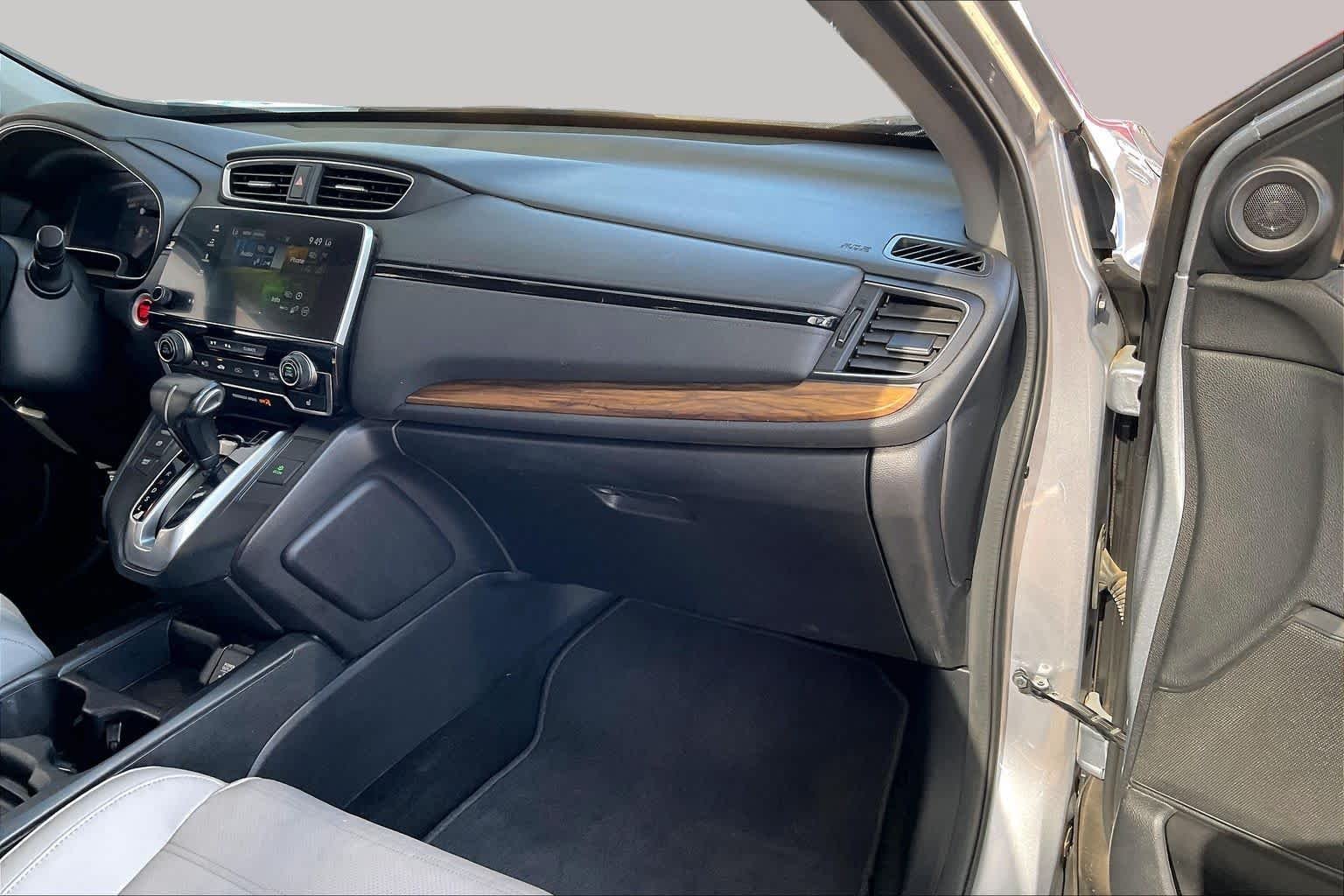 Used 2019 Lunar Silver Metallic Honda EX-L image 18