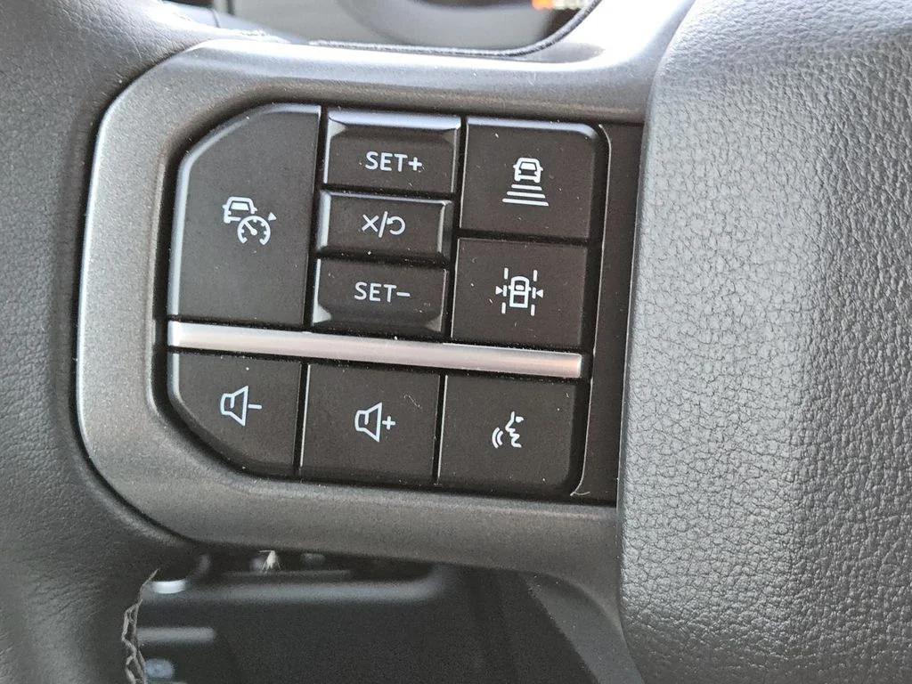 New 2026 Carbonized Gray Metallic Ford XLT image 25