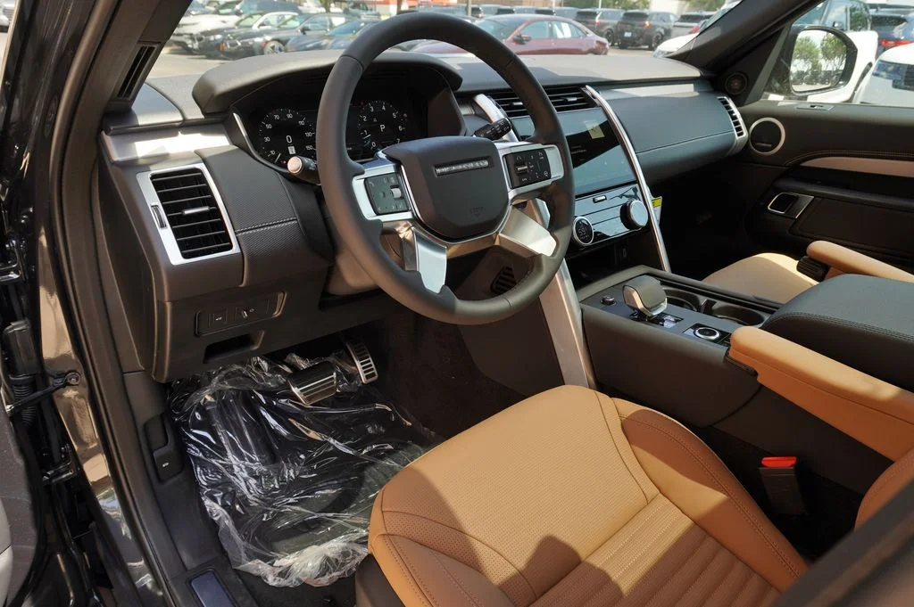 New 2026 Carpathian Grey Land Rover Dynamic SE image 12