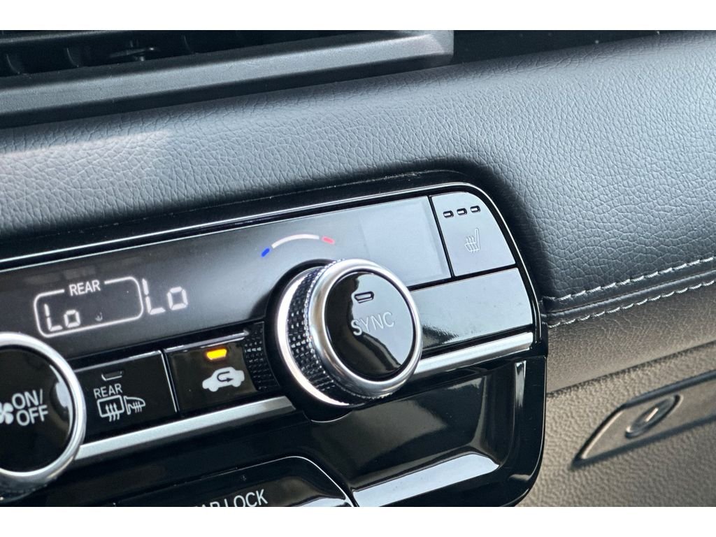 Used 2025 Platinum White Pearl Honda Touring image 31