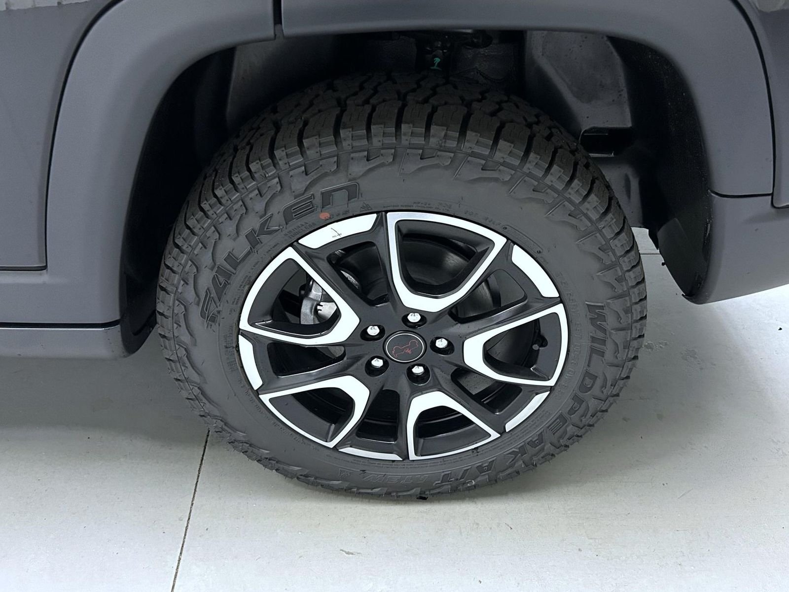 New 2026 Diamond Black Crystal Pearl-Coat Exterior Paint Jeep Trailhawk image 22