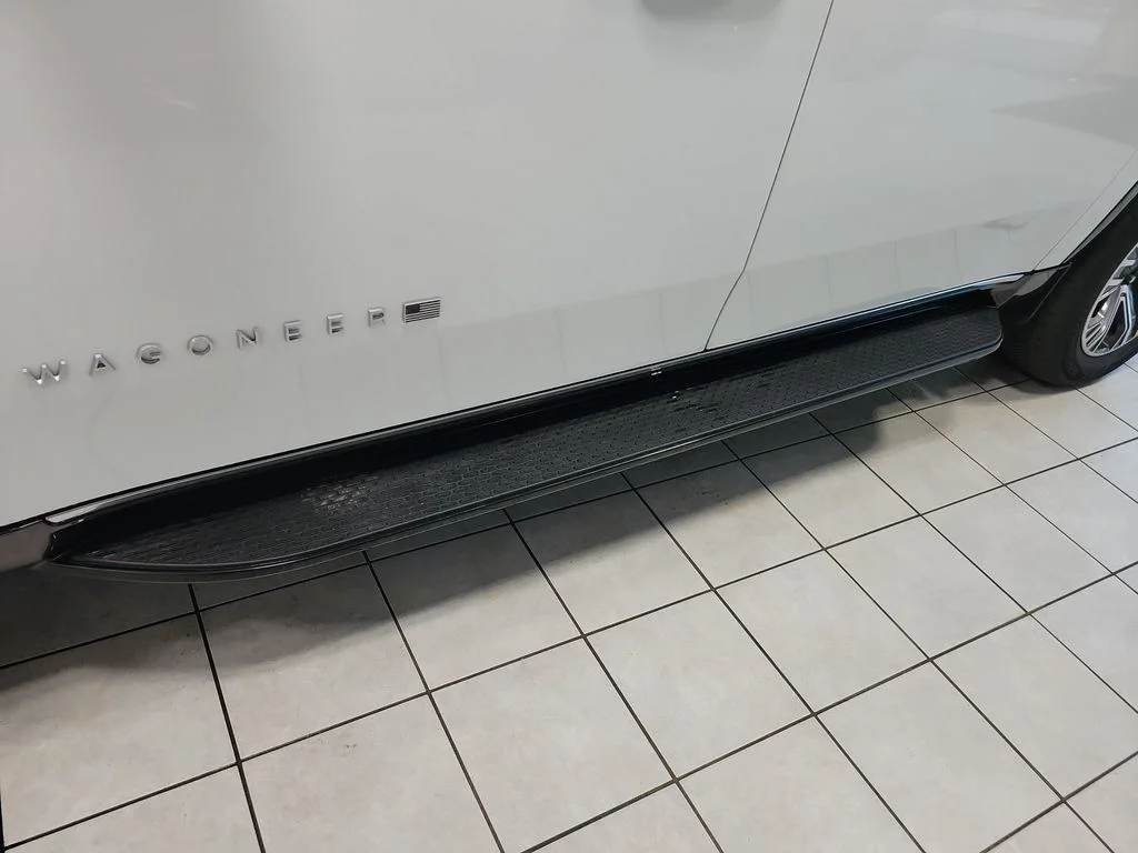 Used 2023 White Jeep Series II image 28