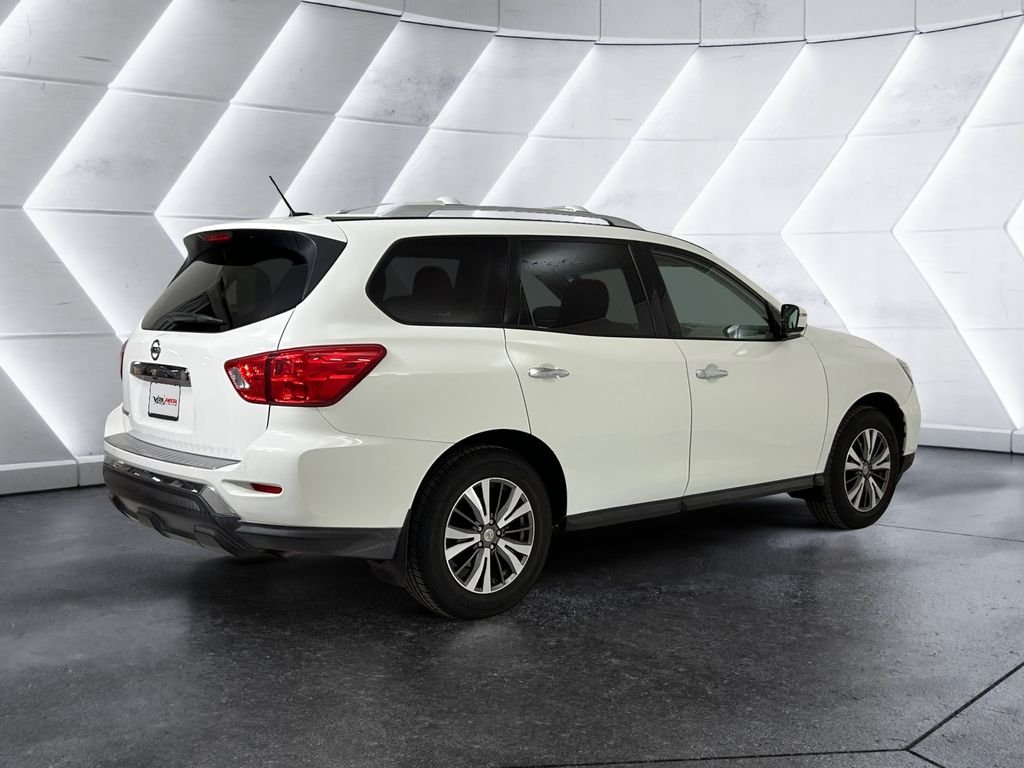 Used 2017 White Nissan S image 4