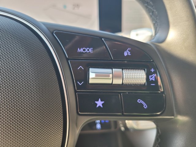 Certified Used 2023 Silver Hyundai SEL image 27