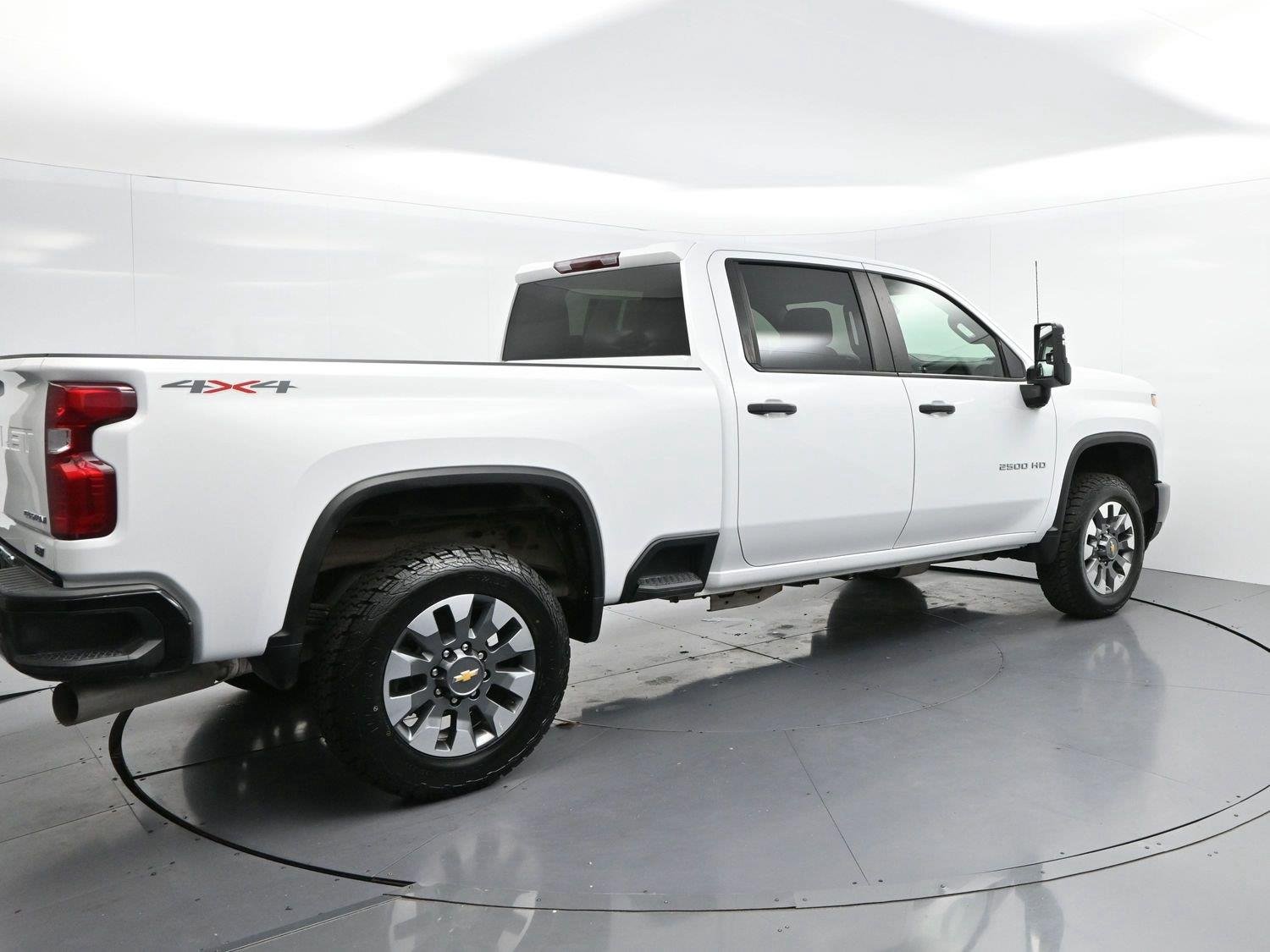 Used 2024 Summit White Chevrolet Custom image 7