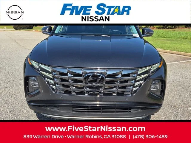 Used 2023 Black Hyundai SE image 2