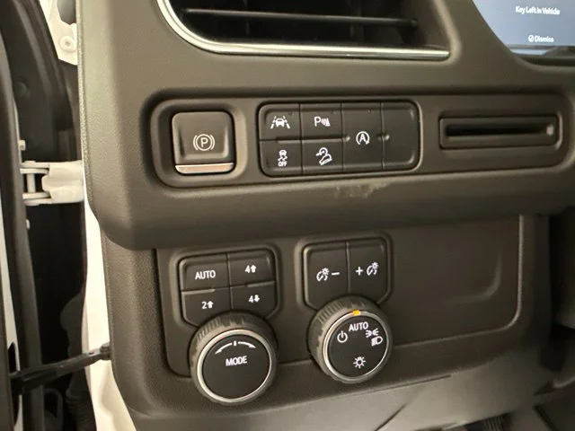 Used 2023 White Chevrolet Z71 image 20