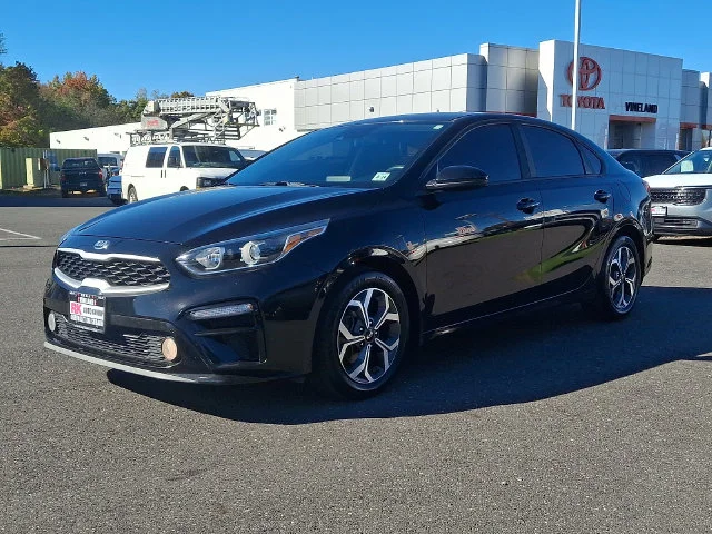 Used 2019 Black Kia LXS image 4