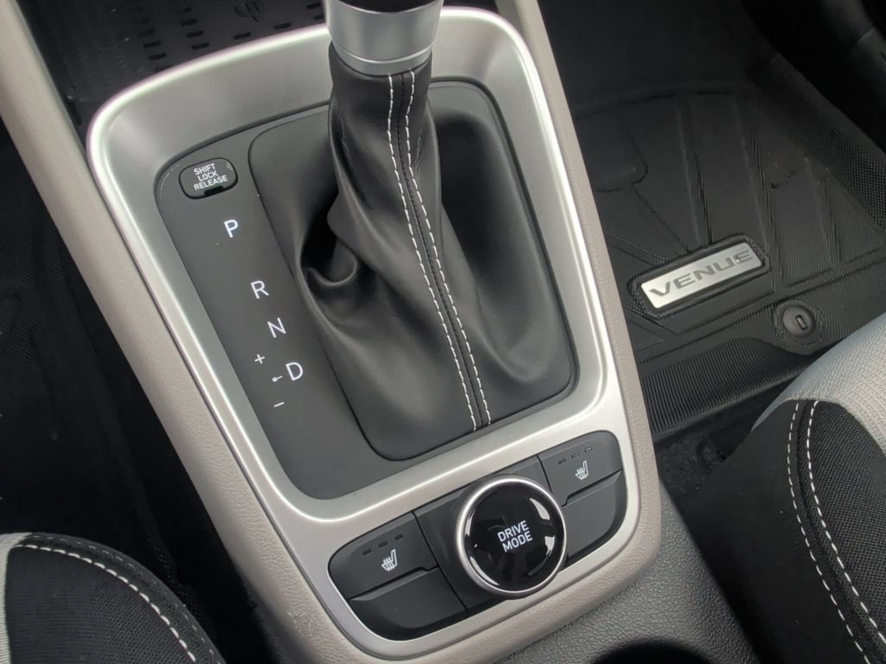 New 2026 Onyx Black Hyundai SEL image 26