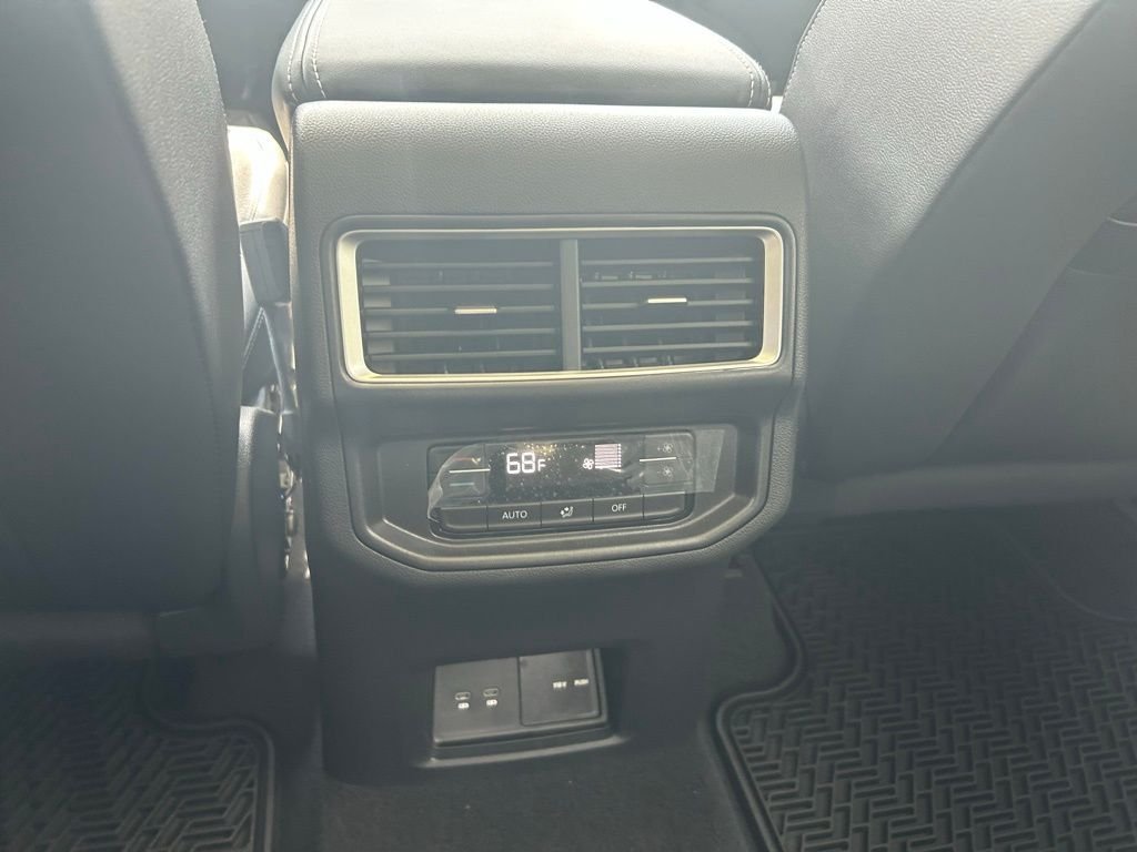 New 2026 White/off-white Volkswagen 2.0T SE w/Technology image 47