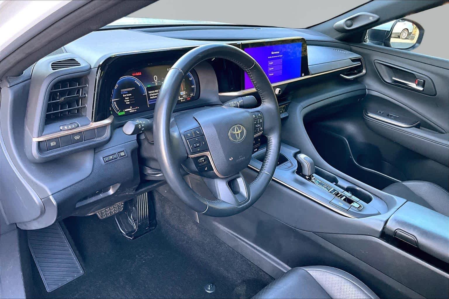 Certified Used 2023 Oxygen White Toyota Limited image 18