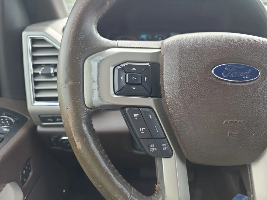 Used 2015  Ford King Ranch image 23