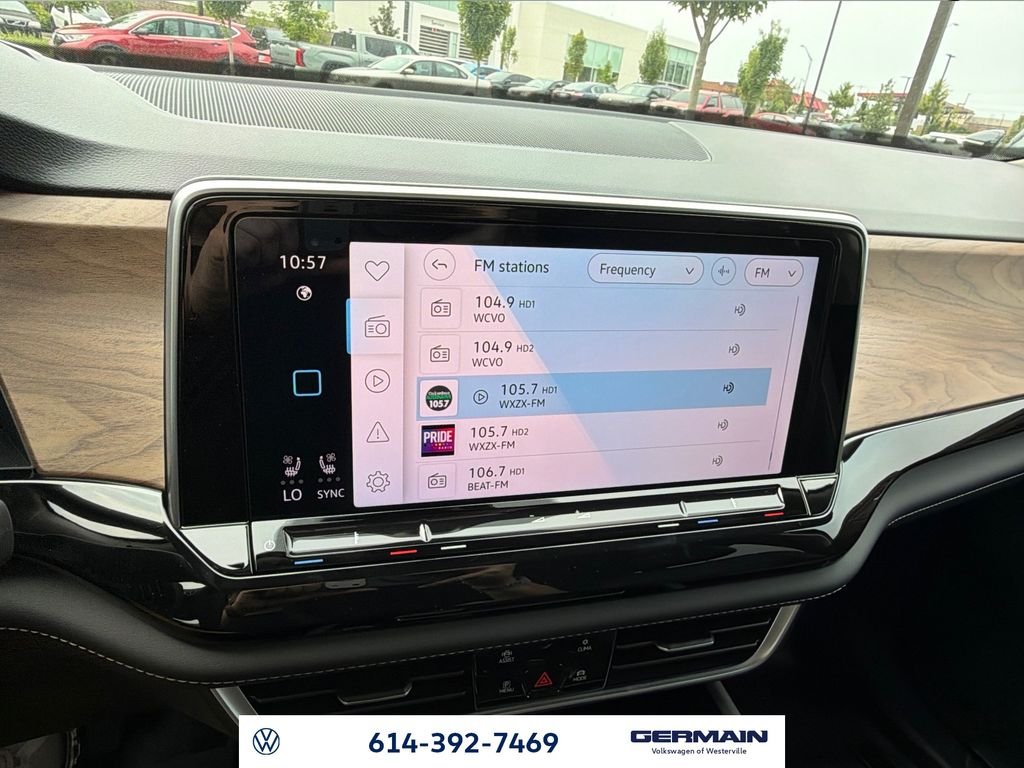 New 2026 Pure Gray Volkswagen 2.0T SE w/Technology image 23