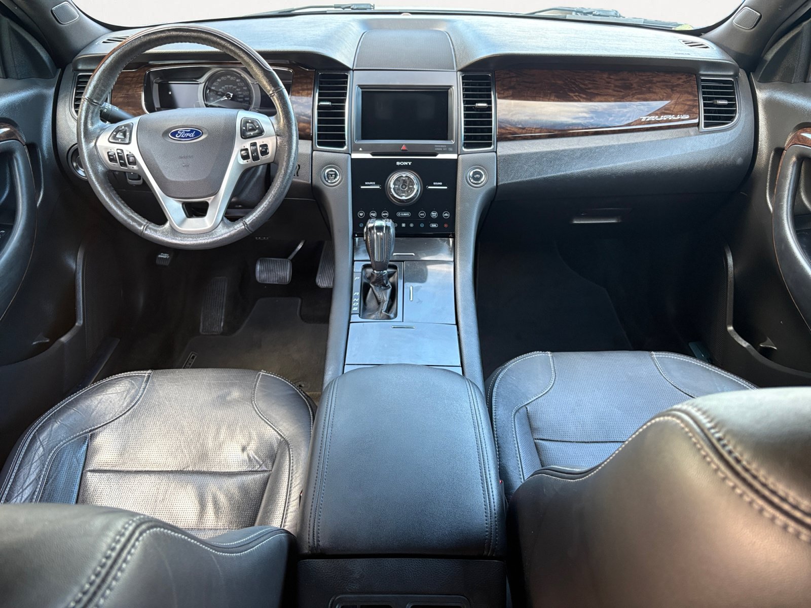 Used 2018 Ingot Silver Ford Limited image 3