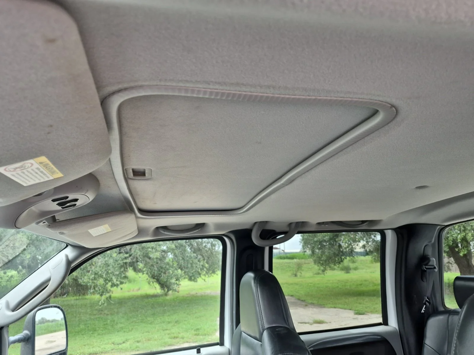 Used 2004 White Ford XL image 16