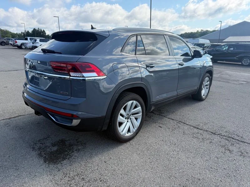 Used 2022  Volkswagen 3.6L V6 SE w/Technology image 14