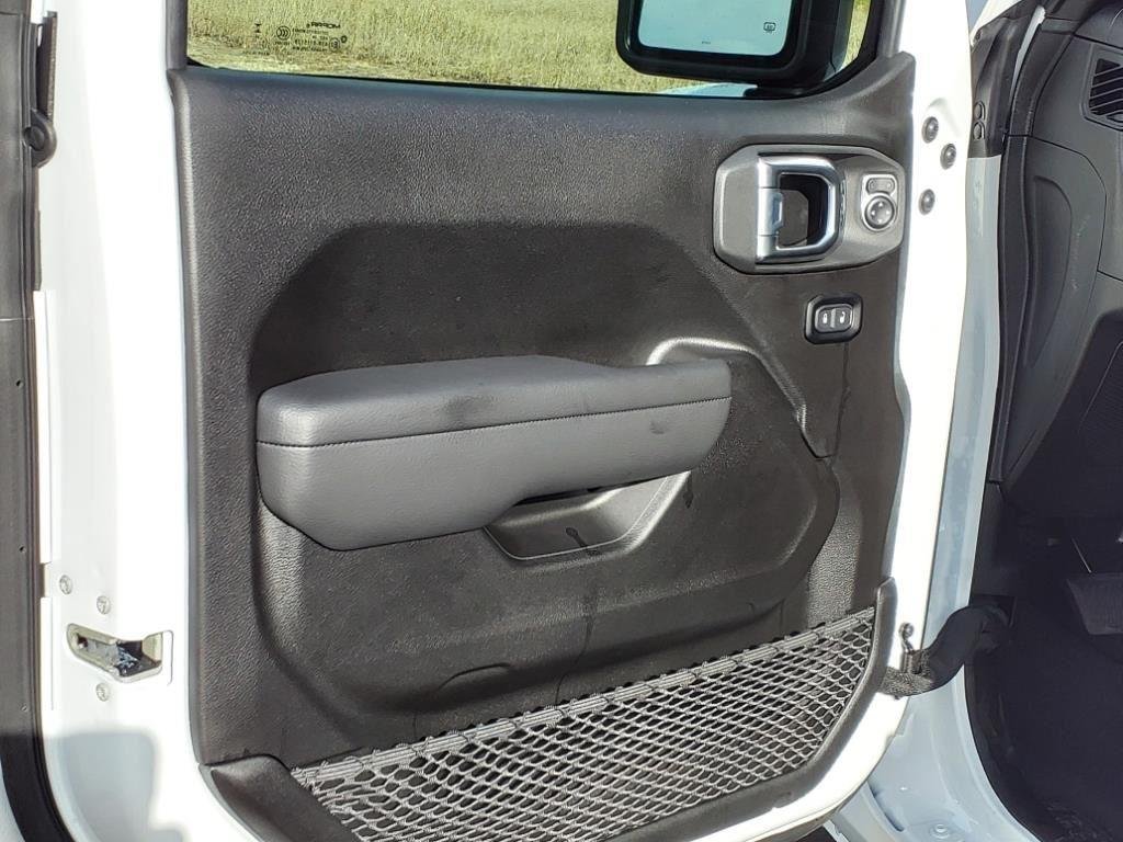 Used 2025 Bright White Clearcoat Jeep Sport S image 5
