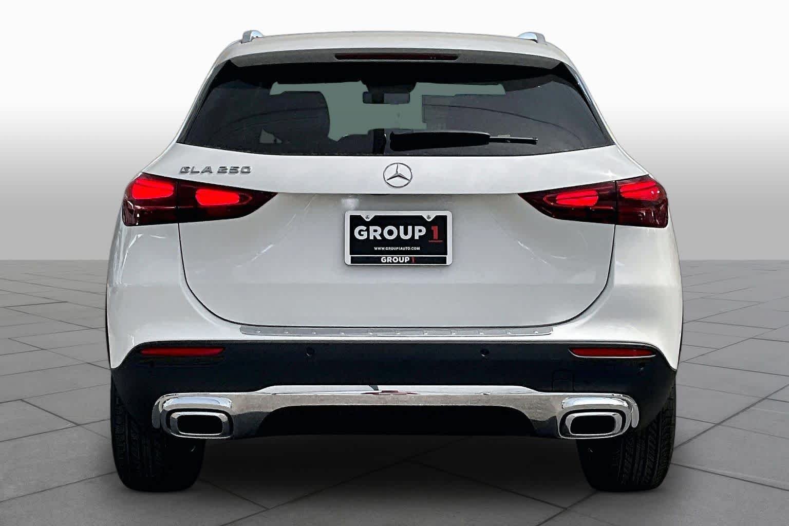 New 2026 Polar White Mercedes-Benz GLA 250 image 5