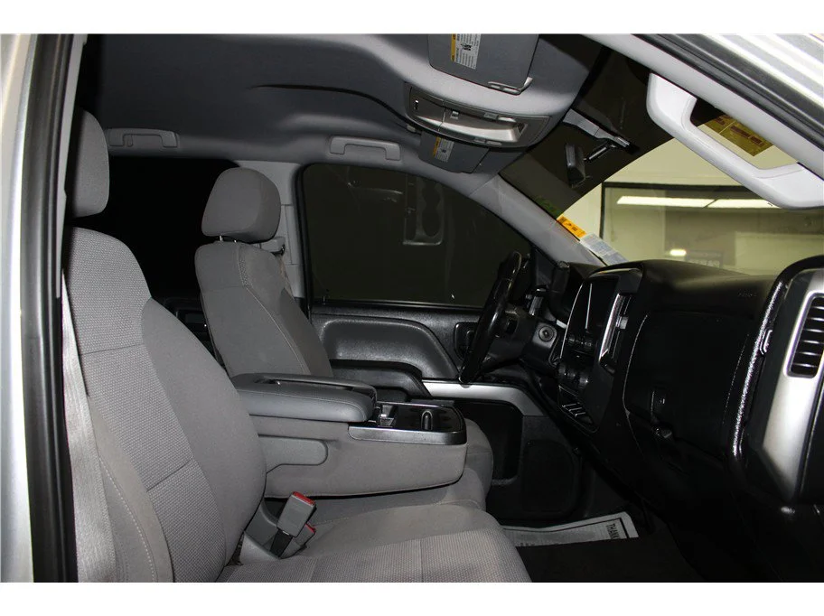 Used 2014 Silver Ice Metallic Chevrolet LT image 22