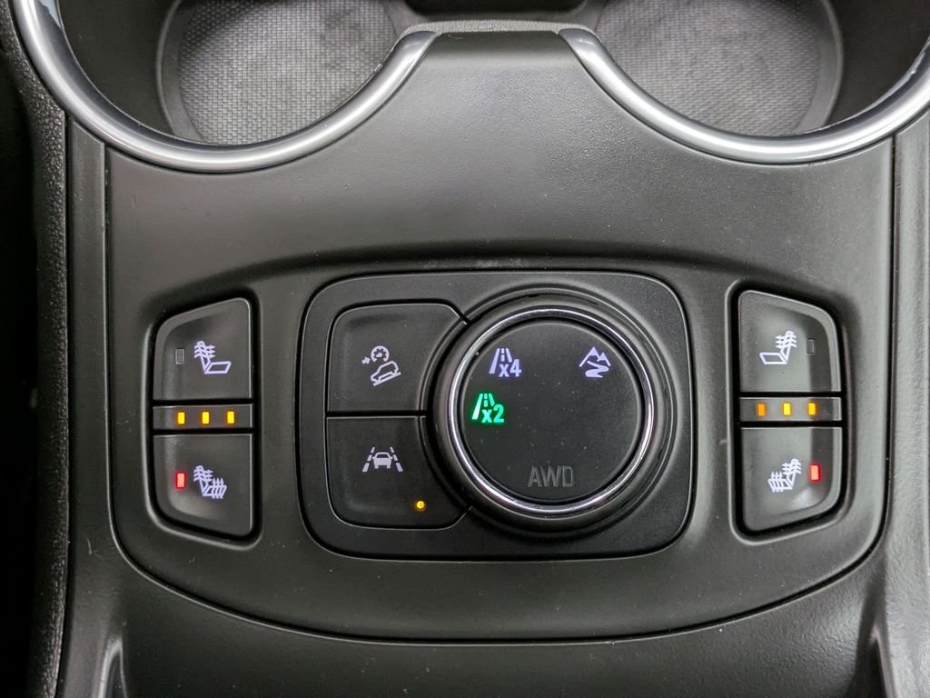 Used 2022 White GMC SLT image 7