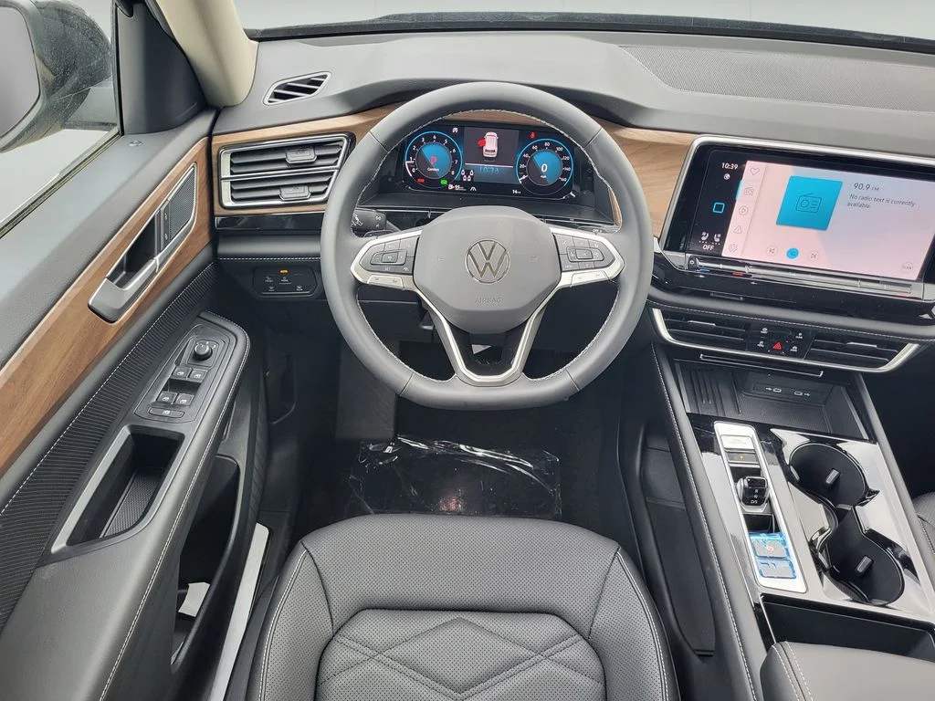 New 2026 Deep Black Pearl Volkswagen 2.0T SE W/TECHNOLOGY image 15