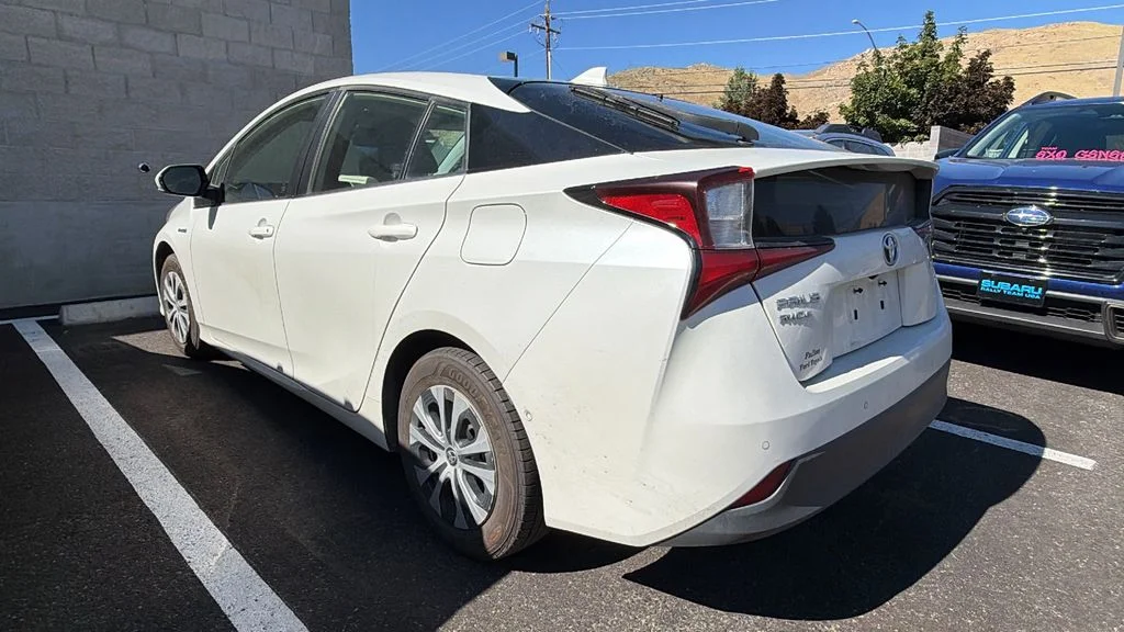 Used 2019 Blizzard Pearl Toyota LE AWD-e image 3