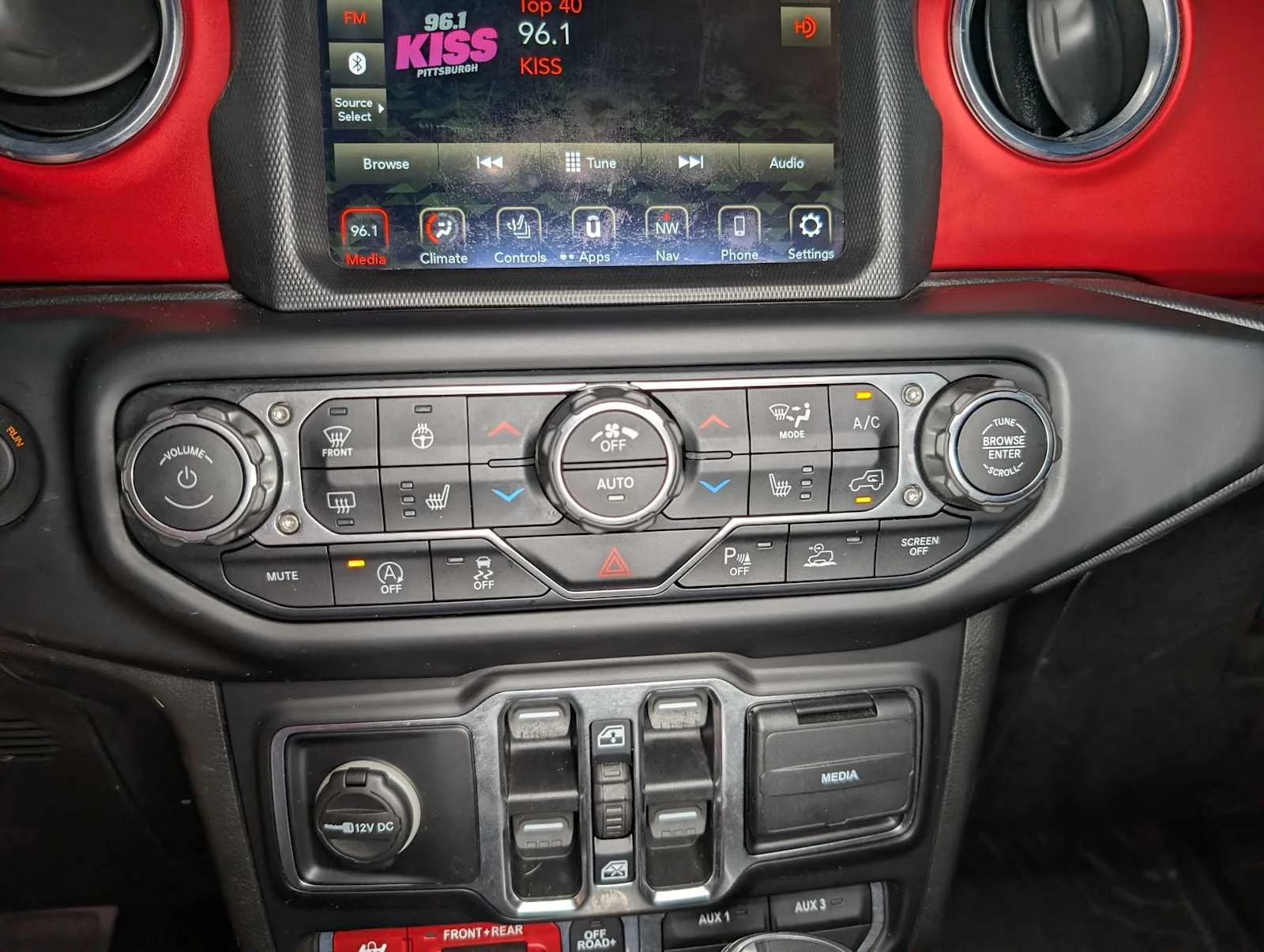 Used 2020 Firecracker Red Clearcoat Jeep Rubicon image 36