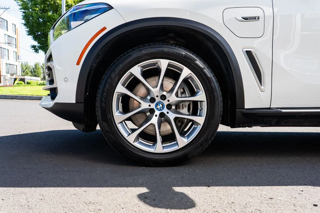 Used 2023 White BMW xDrive45e image 7