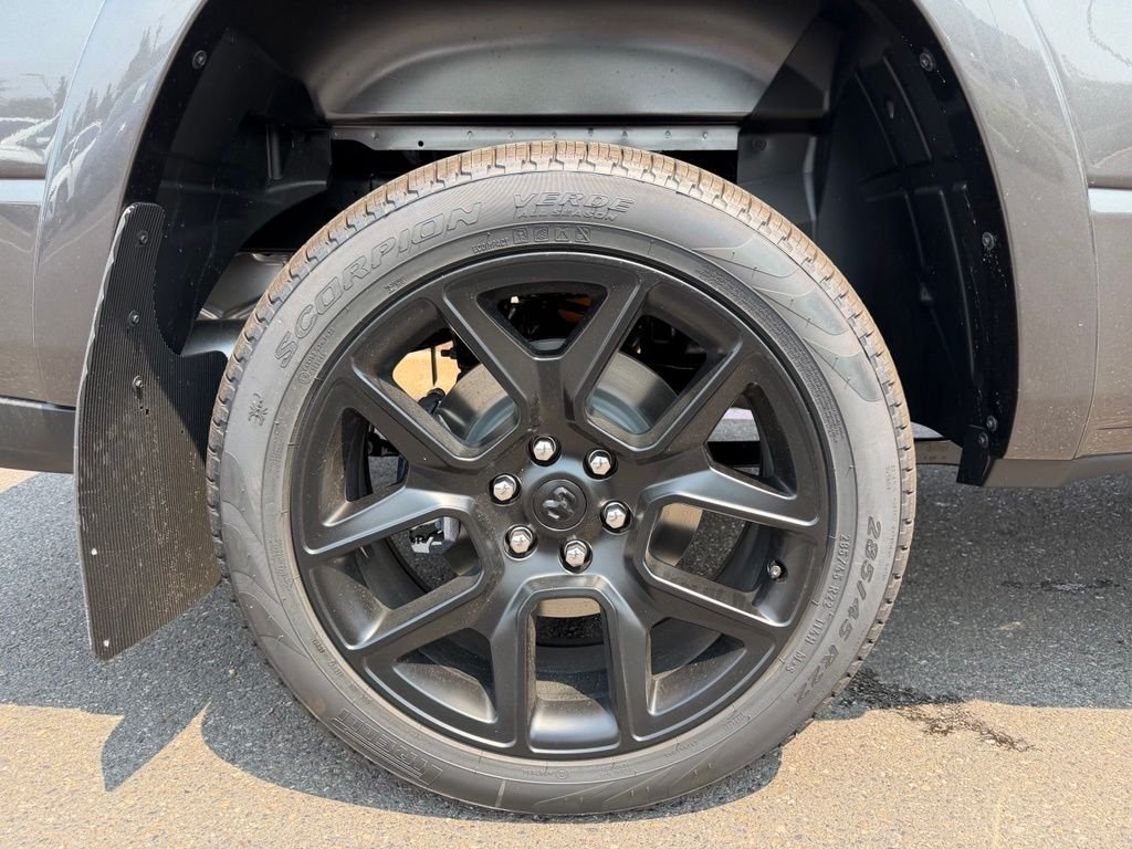 New 2026 Granite Crystal Metallic Clear-Coat Exterior Paint RAM Laramie image 9