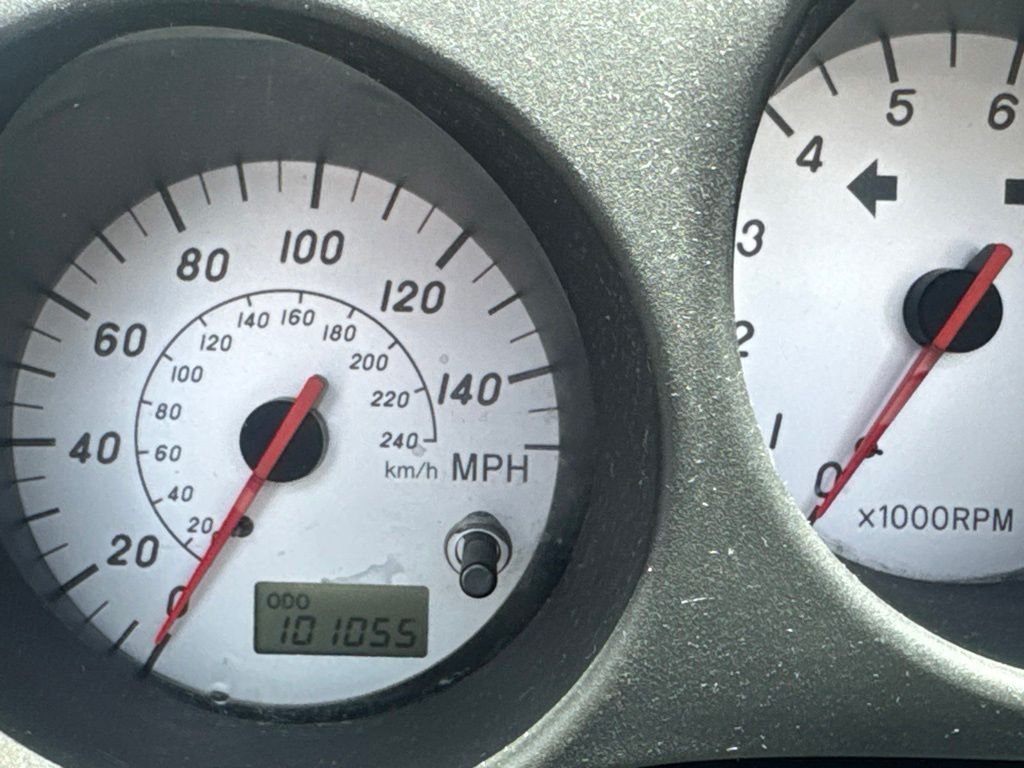 Used 2002 Green Toyota Base image 27