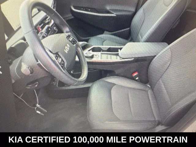 Used 2024 White Kia Light image 6